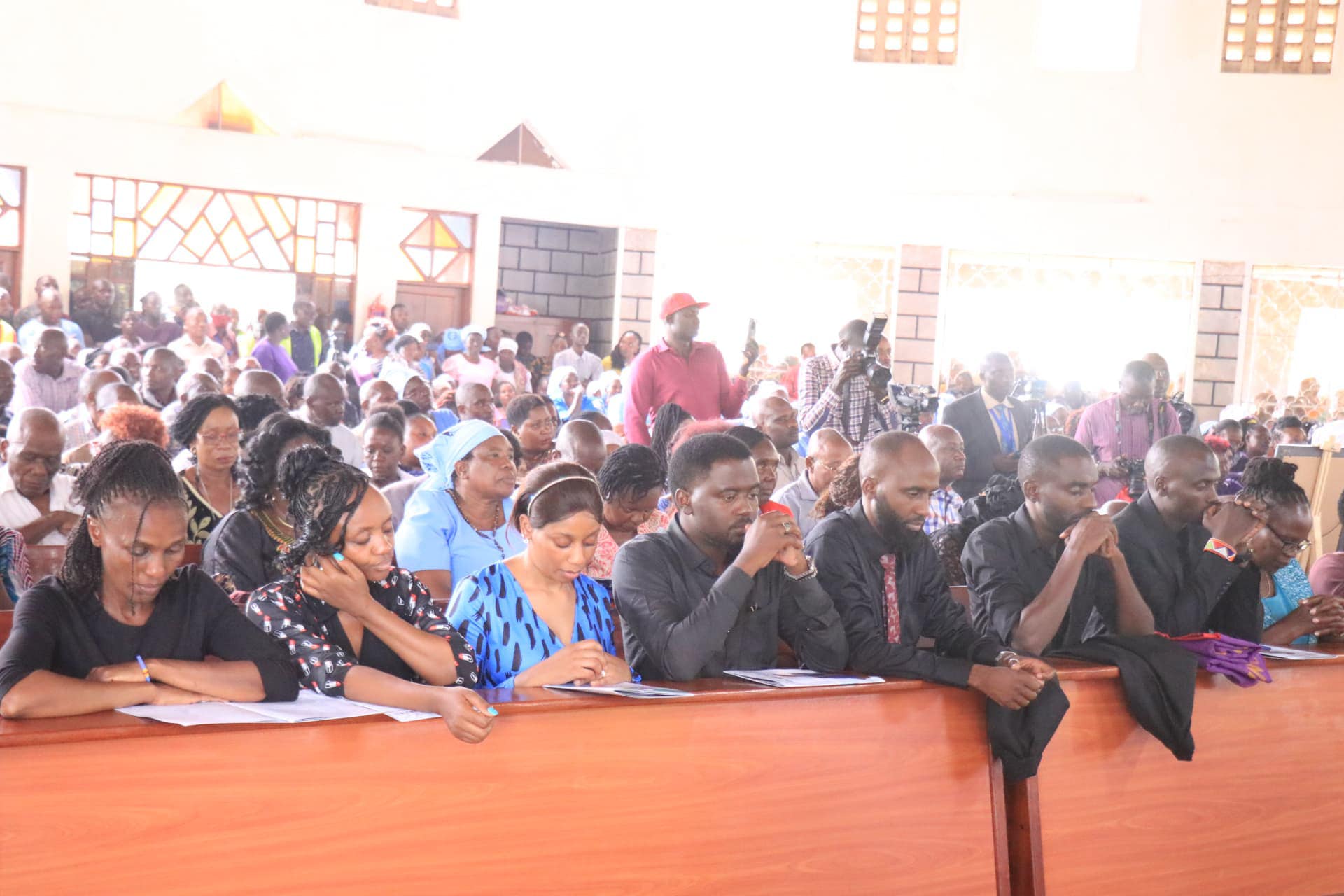 Leaders, Clergy, and Family pay tribute to Hon. Moses Malulu Injendi at requiem mass